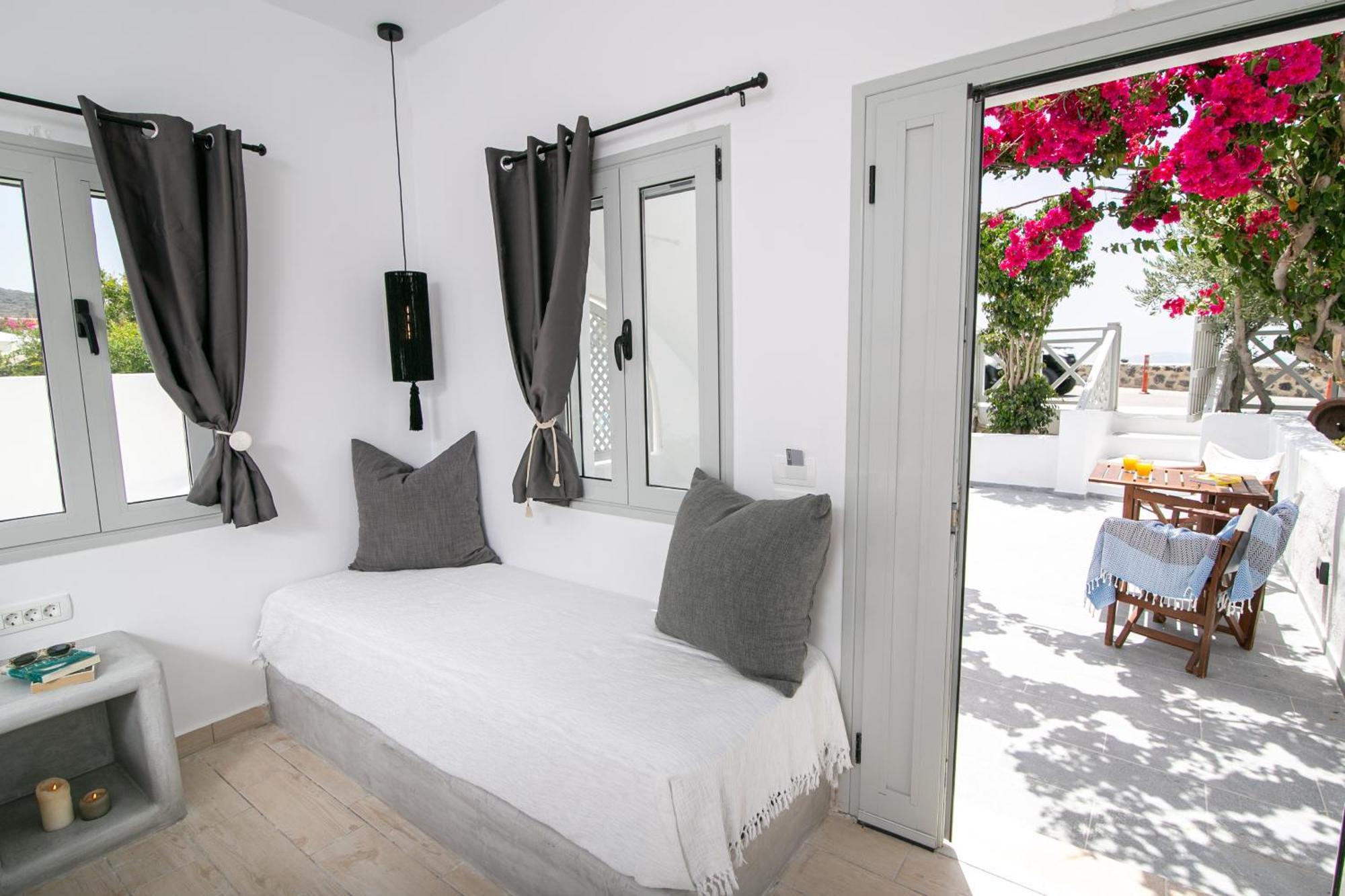 Sensia Luxury Apartment With Hot Tub Oia  Esterno foto